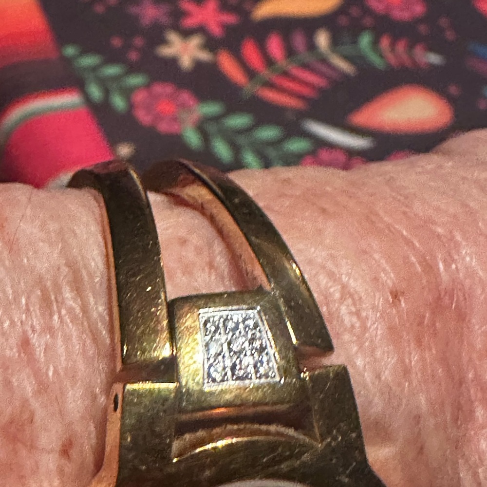 Movado Amorosa Women’s Gold Tone Watch - Picture 4 of 10